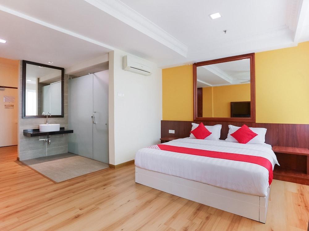 Collection O Hotel Super Cowboy Malacca Exteriér fotografie