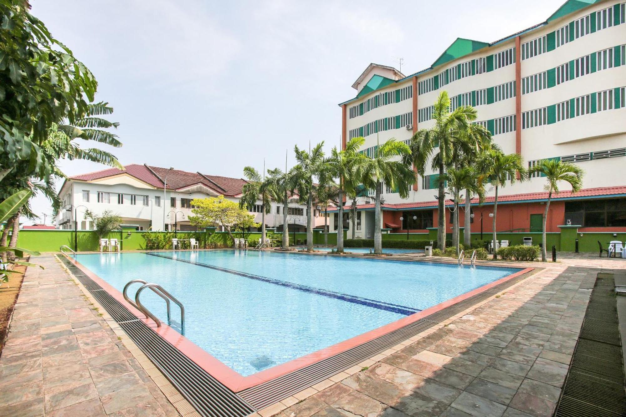 Collection O Hotel Super Cowboy Malacca Exteriér fotografie