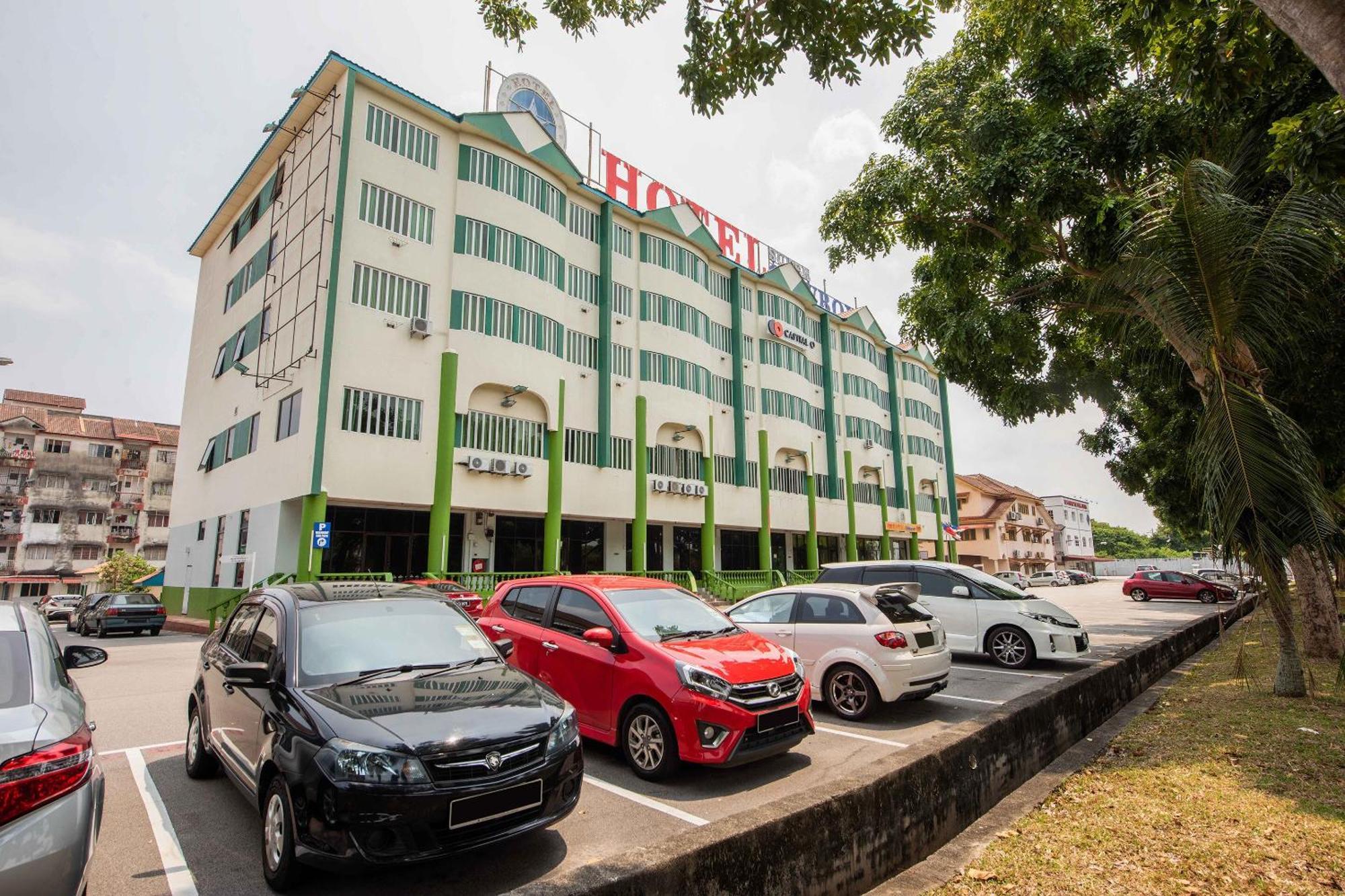 Collection O Hotel Super Cowboy Malacca Exteriér fotografie