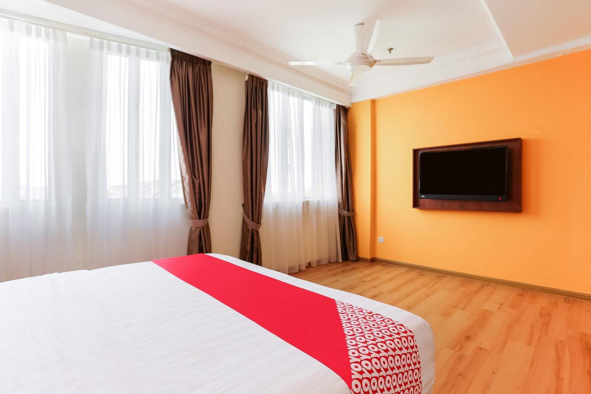 Collection O Hotel Super Cowboy Malacca Exteriér fotografie