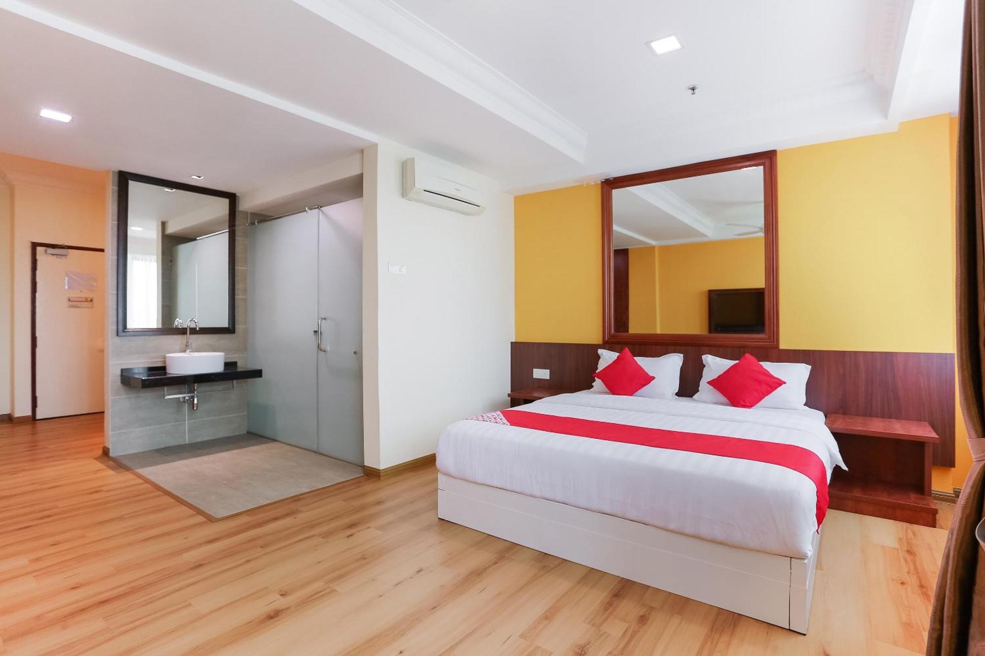 Collection O Hotel Super Cowboy Malacca Exteriér fotografie