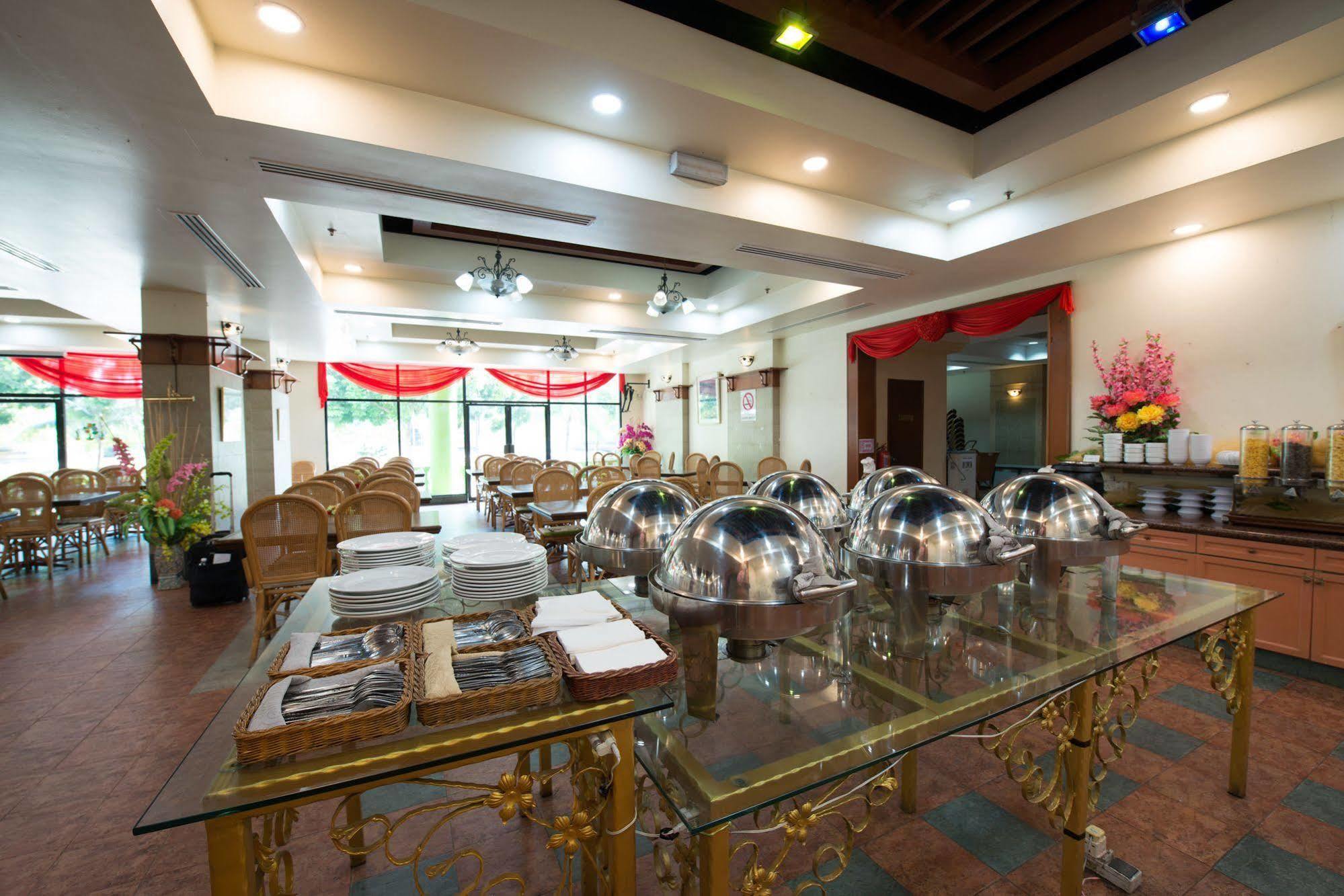 Collection O Hotel Super Cowboy Malacca Exteriér fotografie